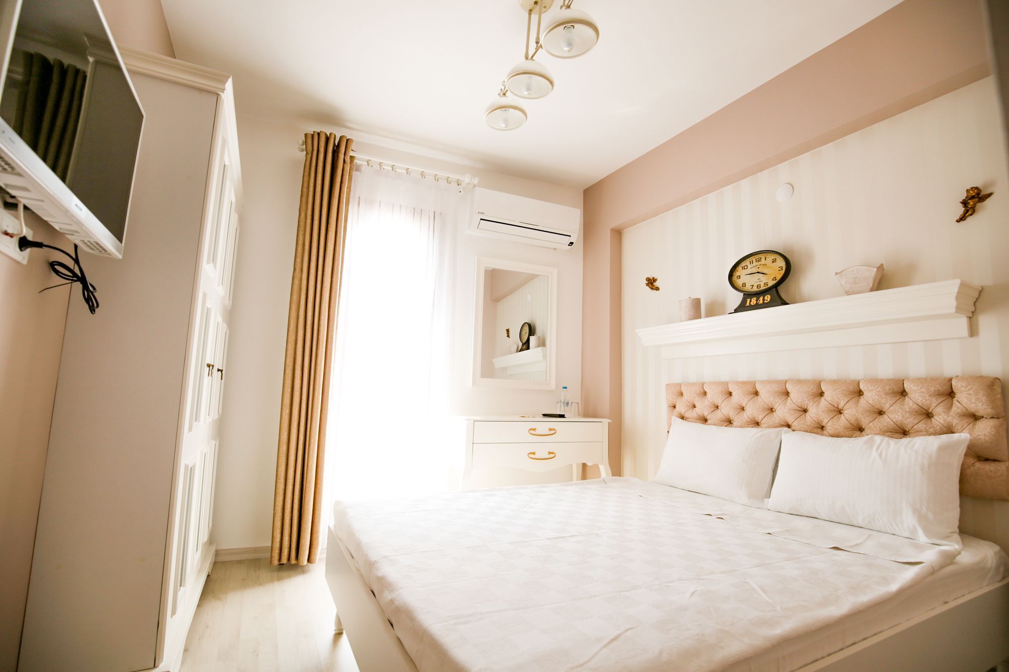 פוצ'ה Menendi Otel מראה חיצוני תמונה